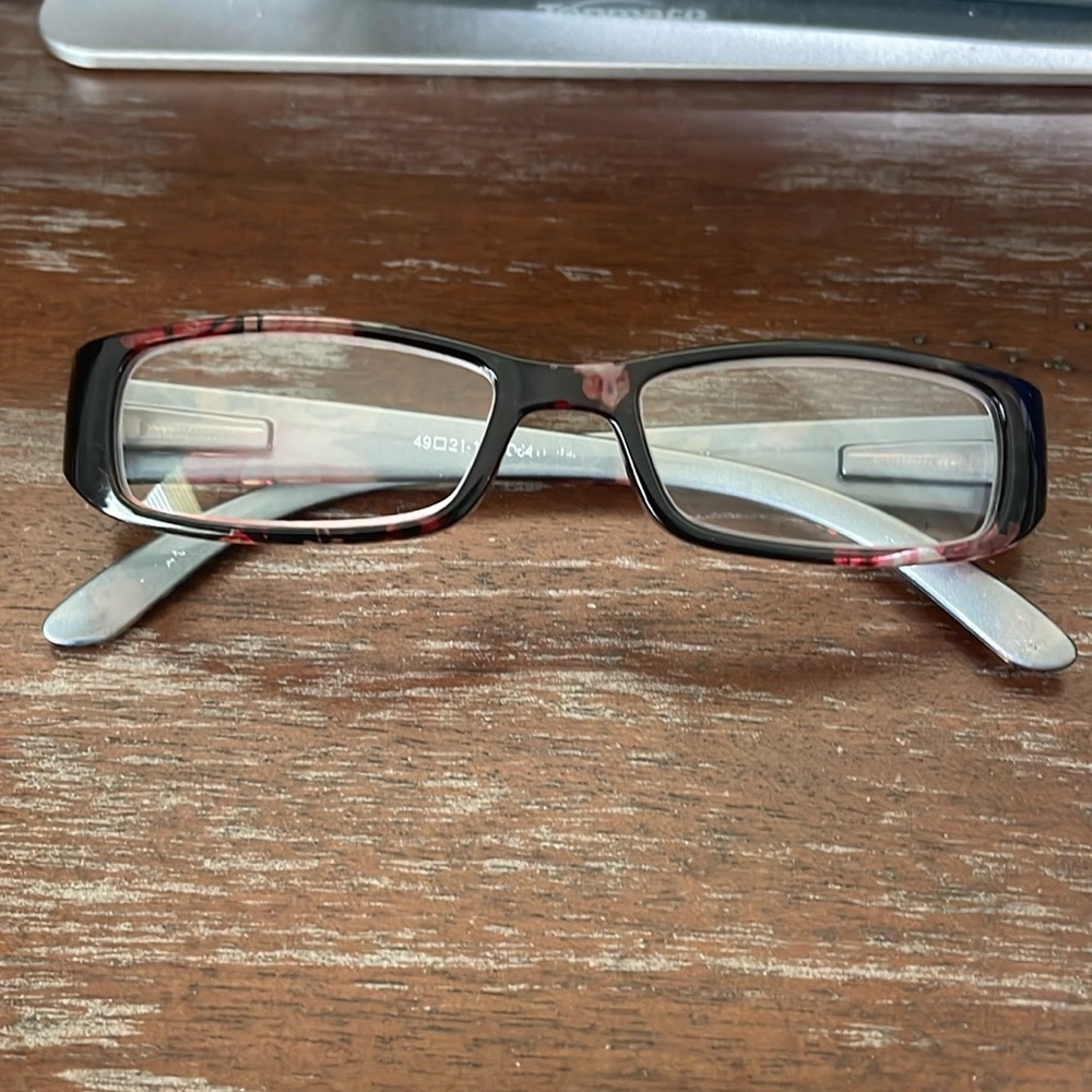 Fuji black and red transparent floral pattern readers